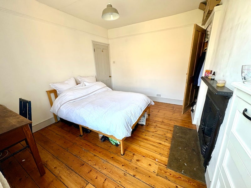 Room Bryantwood Road in Greater London