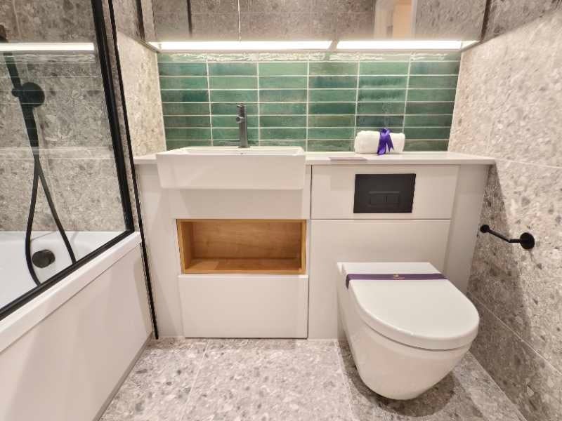 Flat Date Street in Greater London