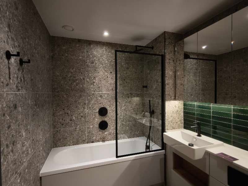 Flat Date Street in Greater London