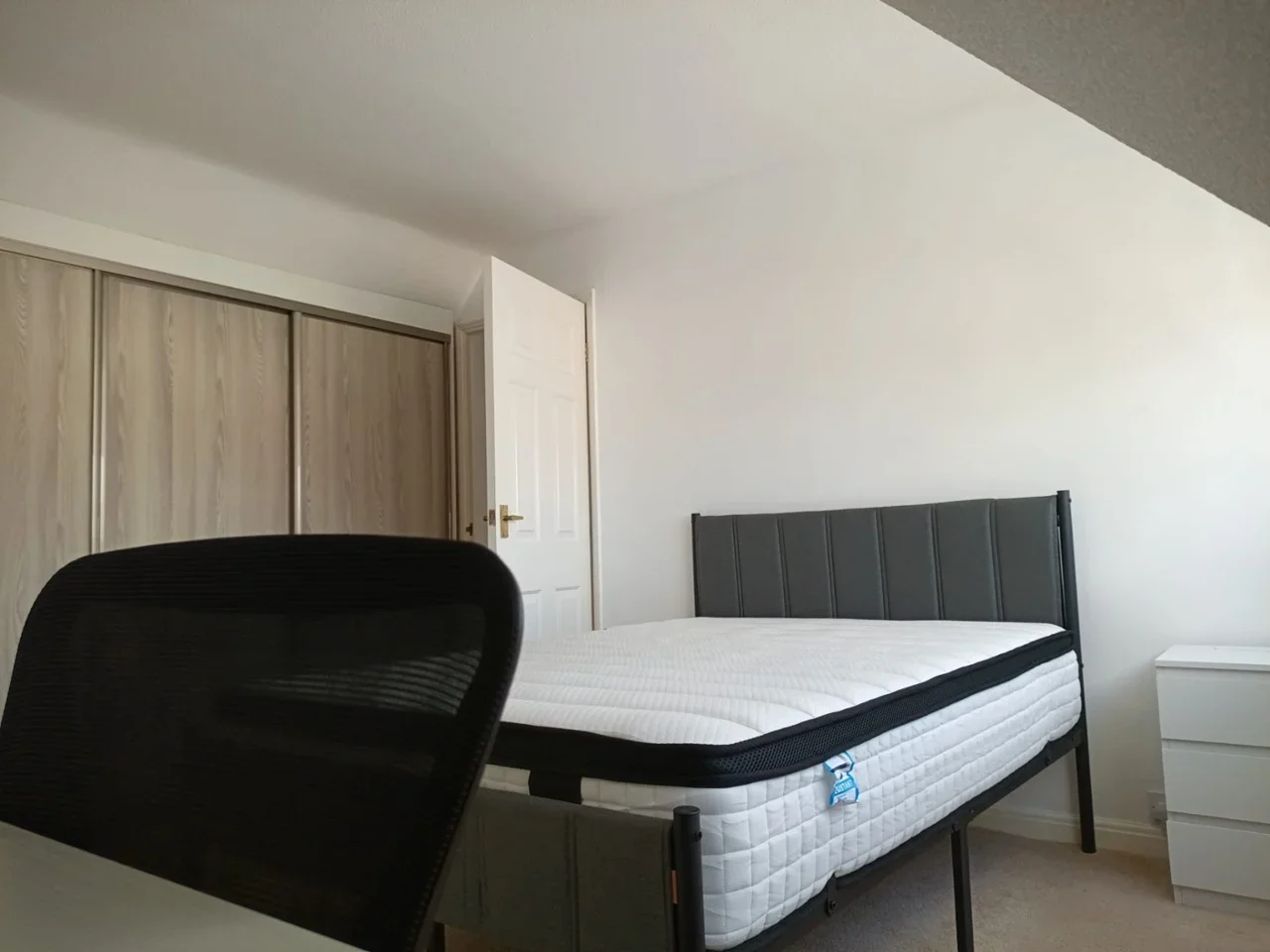 Room Ashley Park Crescent in Heworth Without