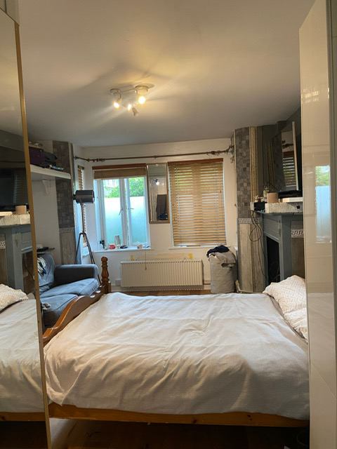 Room Leyton Grange in Greater London