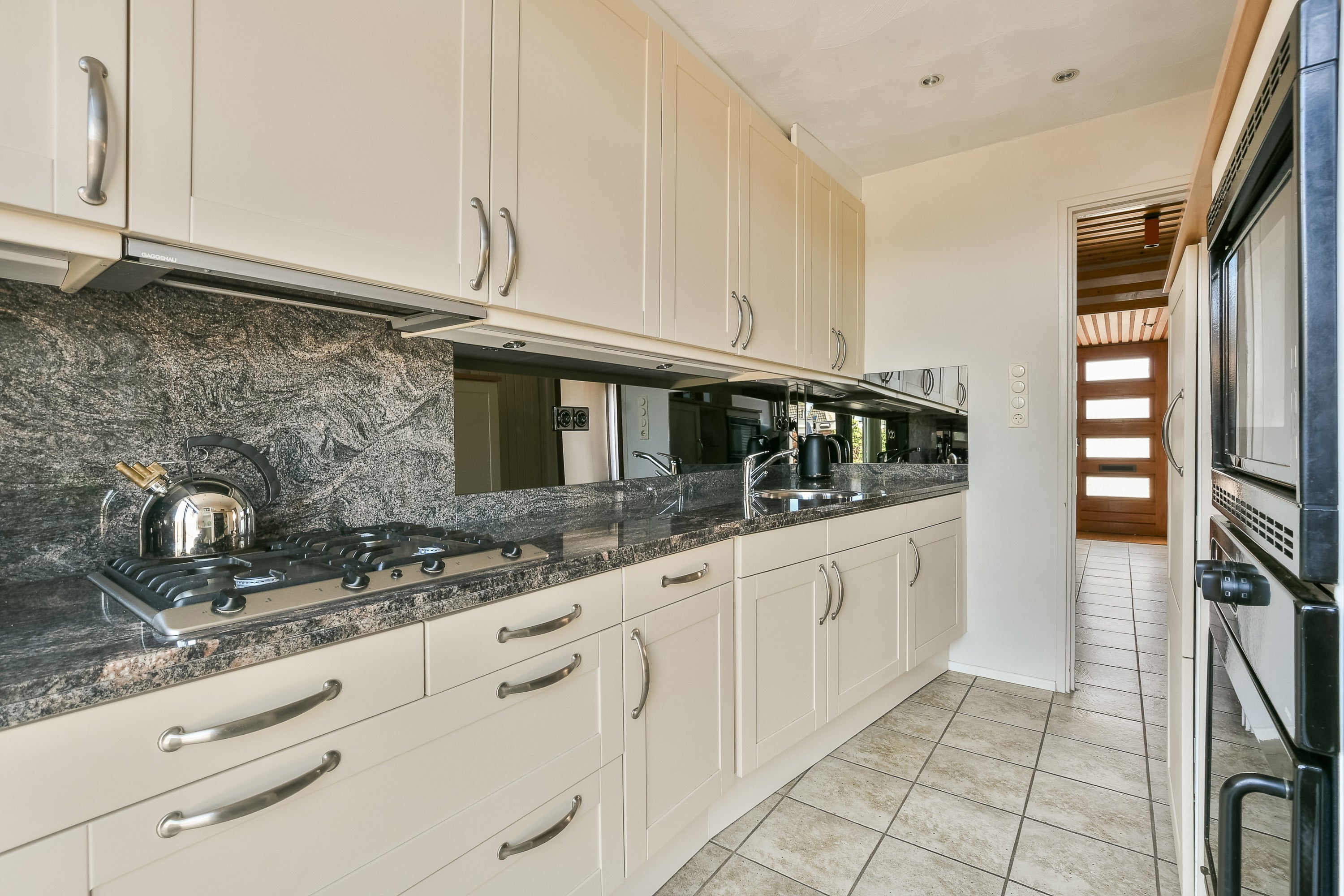 Tussenwoning te koop: Newtonstraat 11, Badhoevedorp