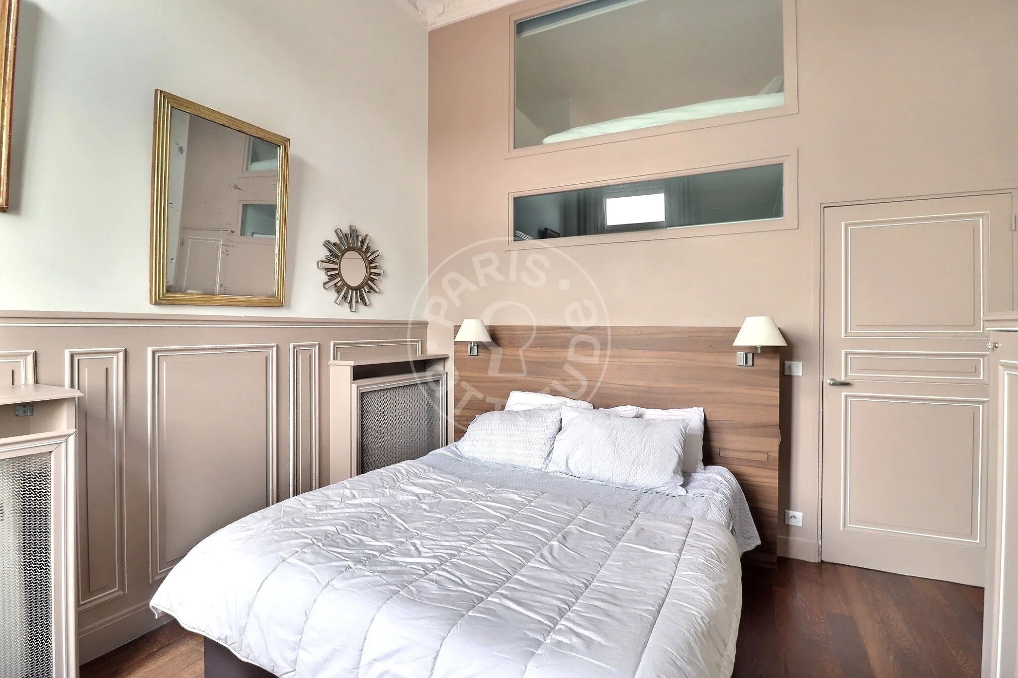 Appartement Rue de Surène à Paris