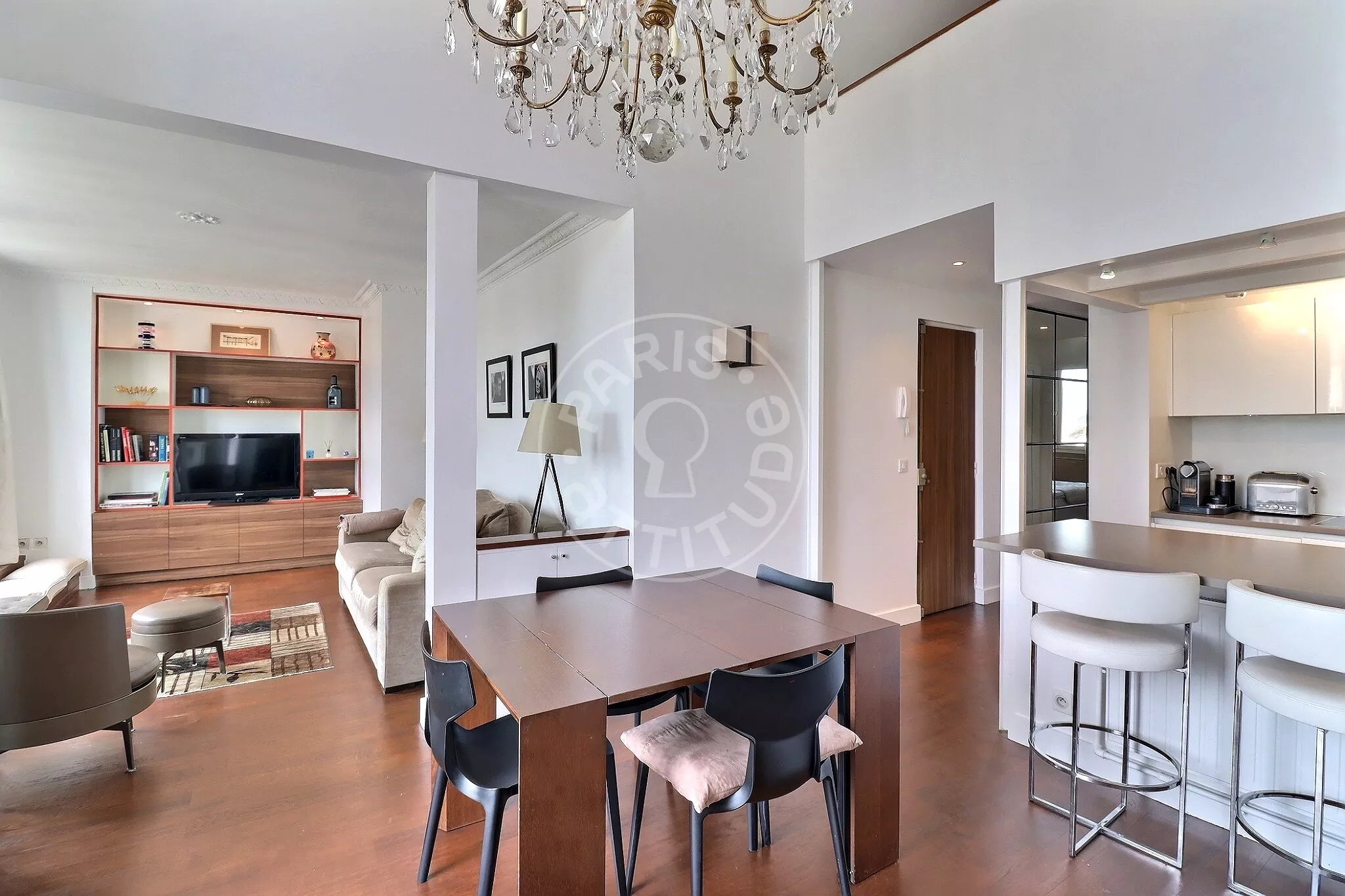 Appartement Rue de Surène à Paris