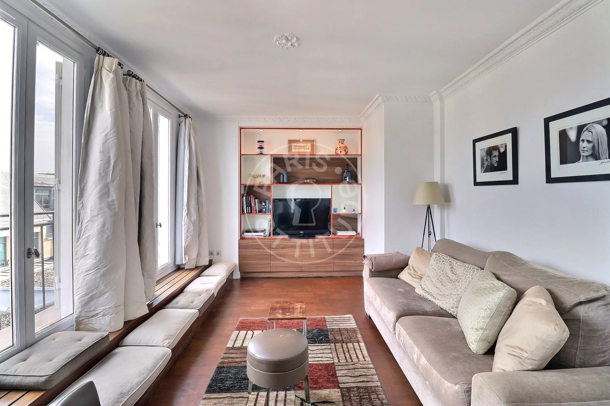Appartement Rue de Surène à Paris