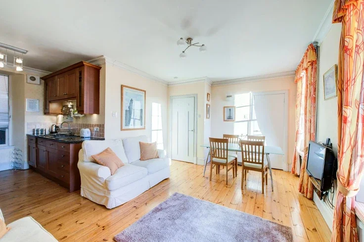 Flat Borthwick's Close in City of Edinburgh