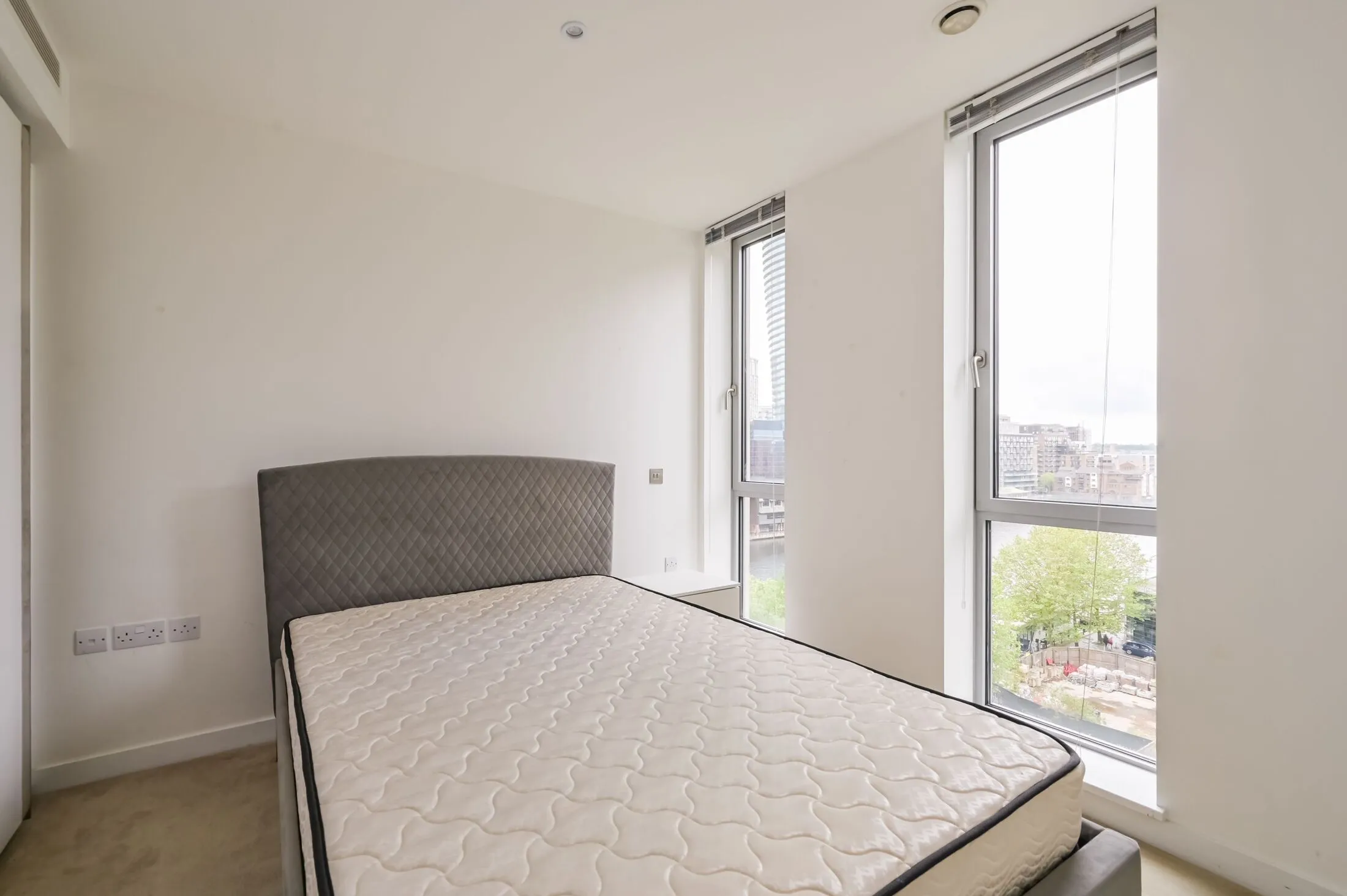 Flat Millharbour in Greater London