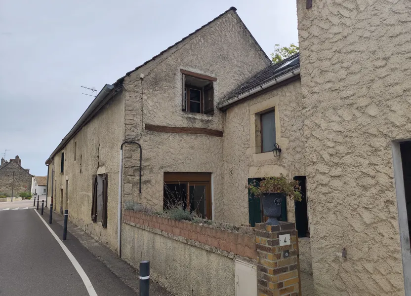 House Rue du Château in Ladoix-Serrigny