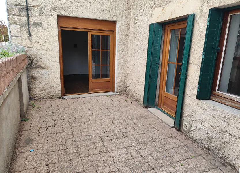 House Rue du Château in Ladoix-Serrigny