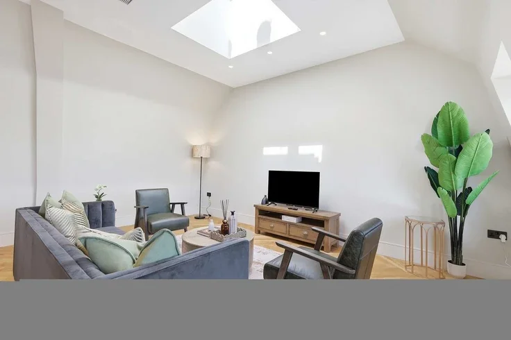 Flat Cheyne Walk in Greater London
