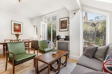 Flat Anselm Road in Greater London