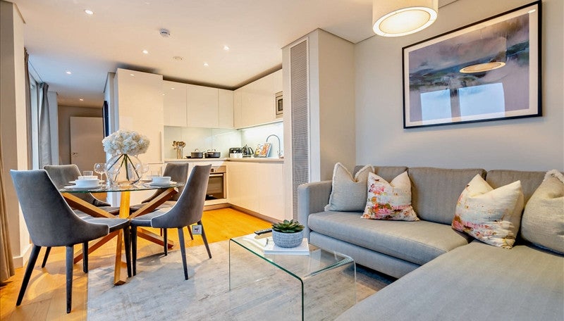 Flat Merchant Square in City of Westminster