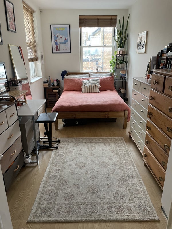 Room South Lambeth Road in Greater London