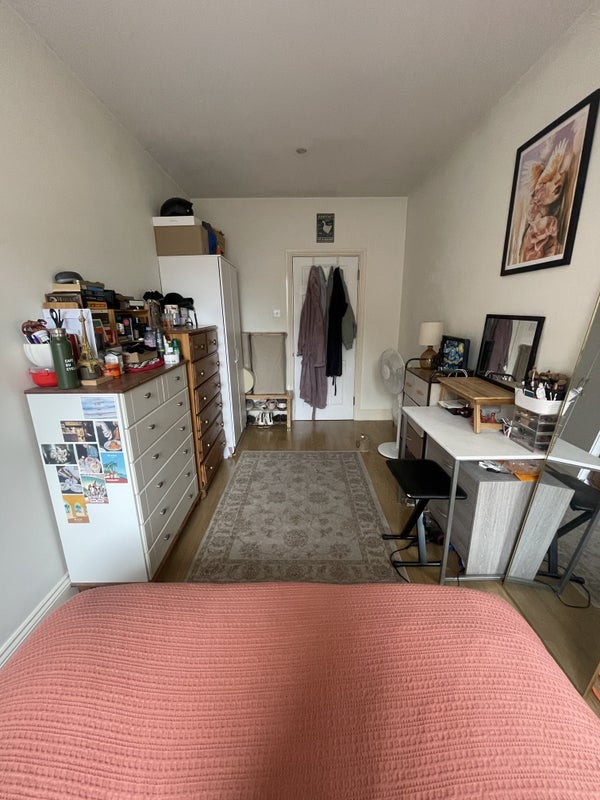 Room South Lambeth Road in Greater London