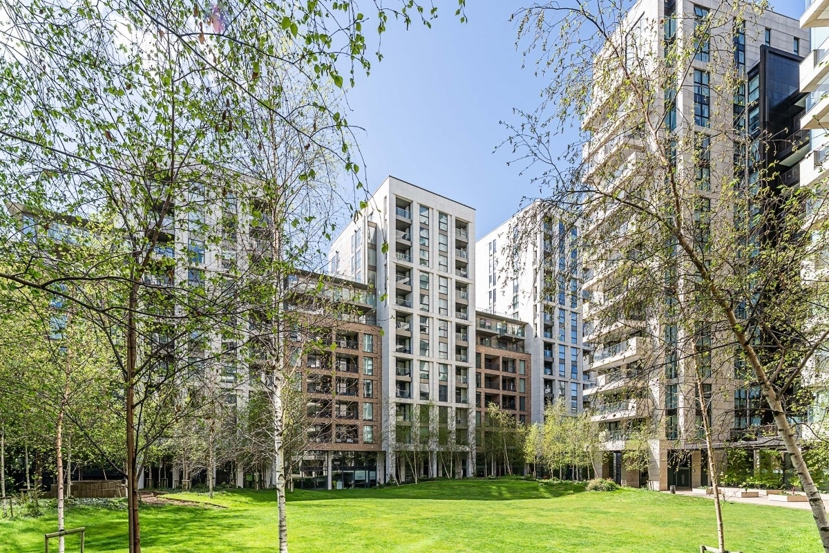 Flat Hermitage Street in City of Westminster