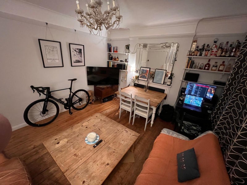 Flat Fairfield Drive in Greater London
