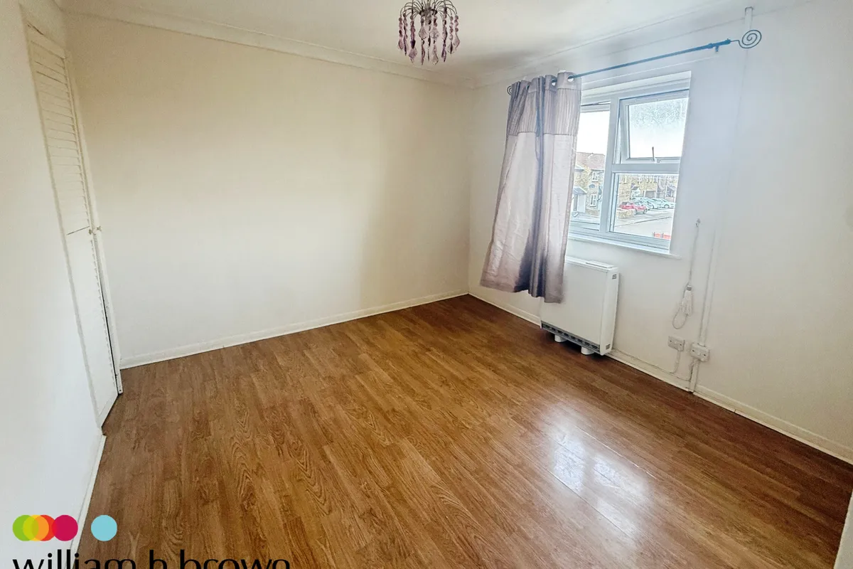 House Shaw Crescent in Tilbury