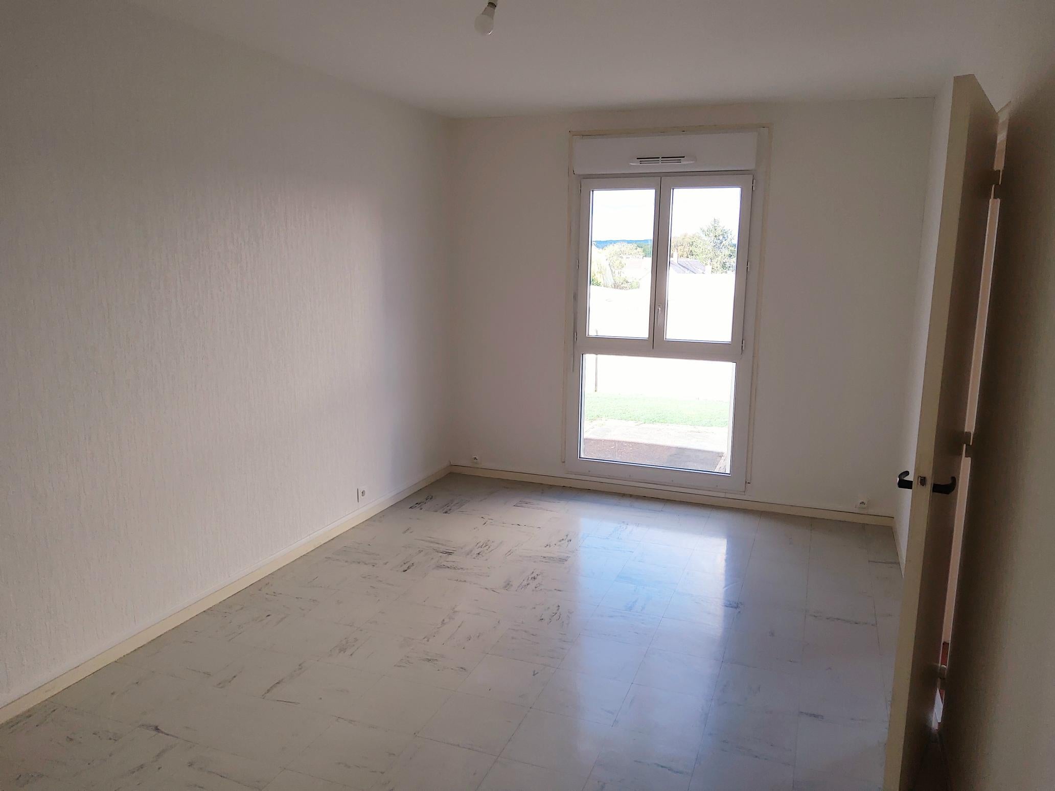 Flat Route de Pougues les Eaux in Parigny-les-Vaux