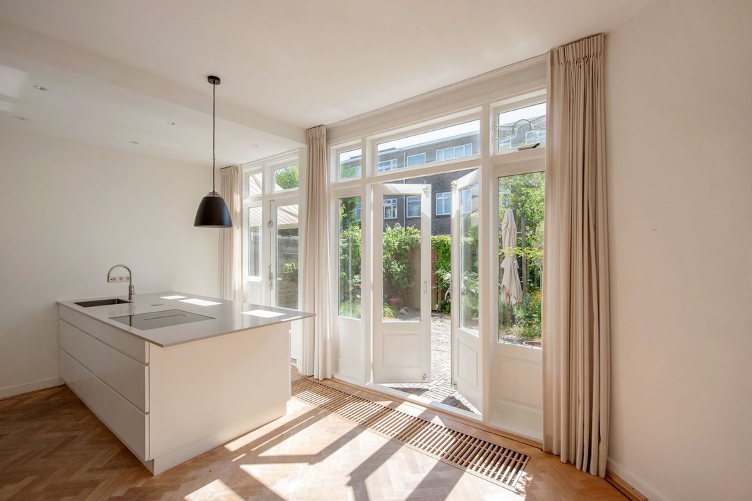 Huis Van Nijenrodestraat 97 in Den Haag