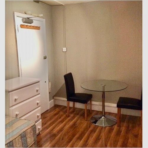 Room Claverton Street in City of Westminster