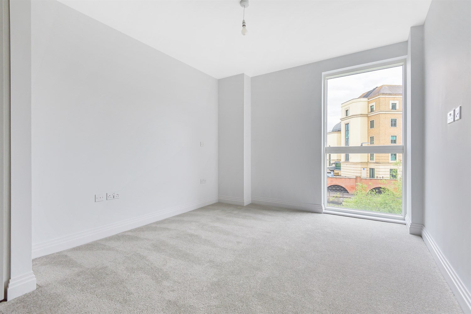 Flat Joseph Huntley Walk in Reading