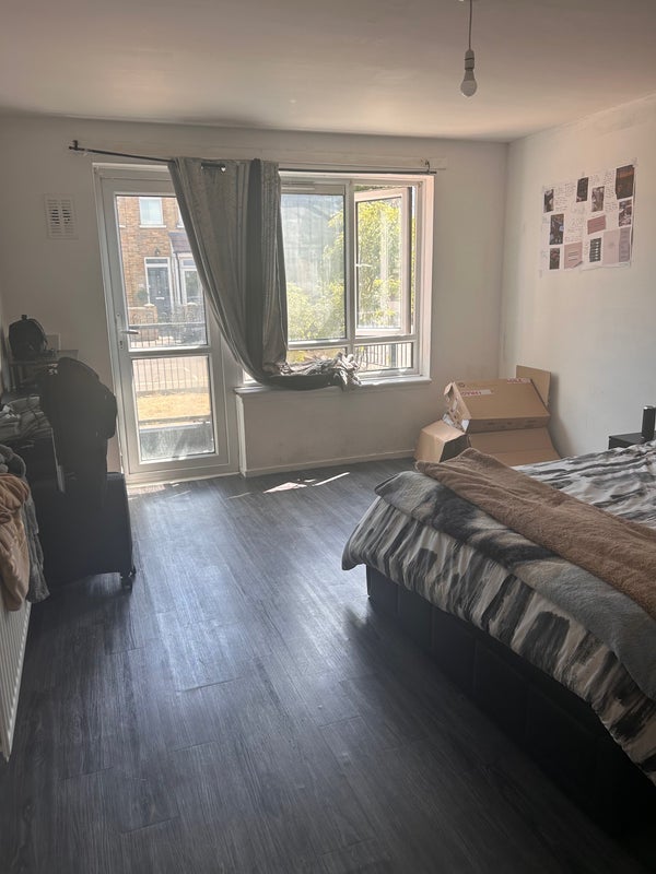 Room Radlix Road in Greater London