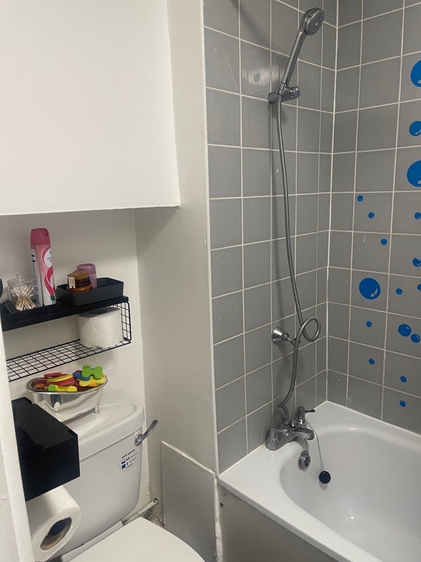 Room Radlix Road in Greater London