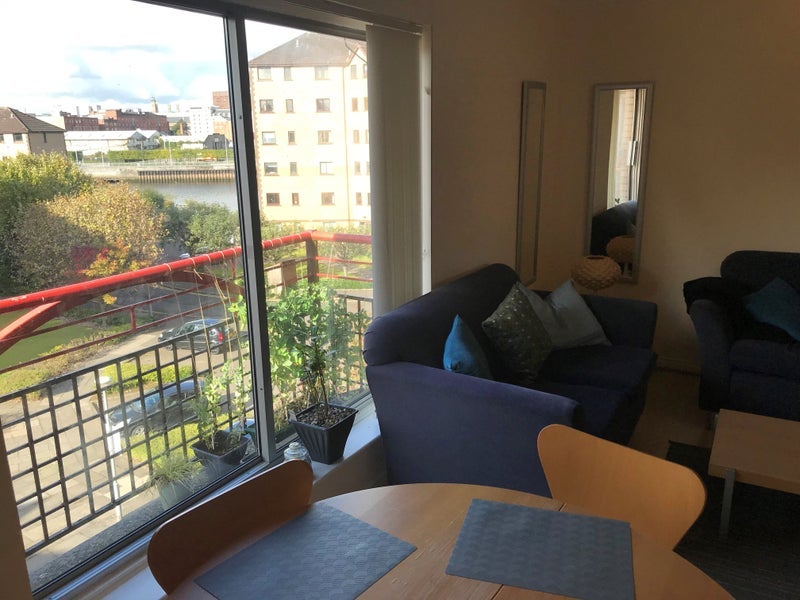 Room Riverview Gardens in Glasgow