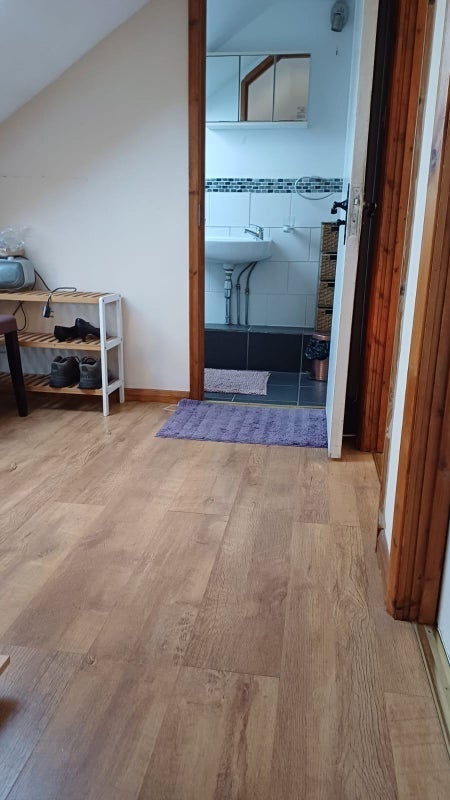 Room Firtree Avenue in Greater London