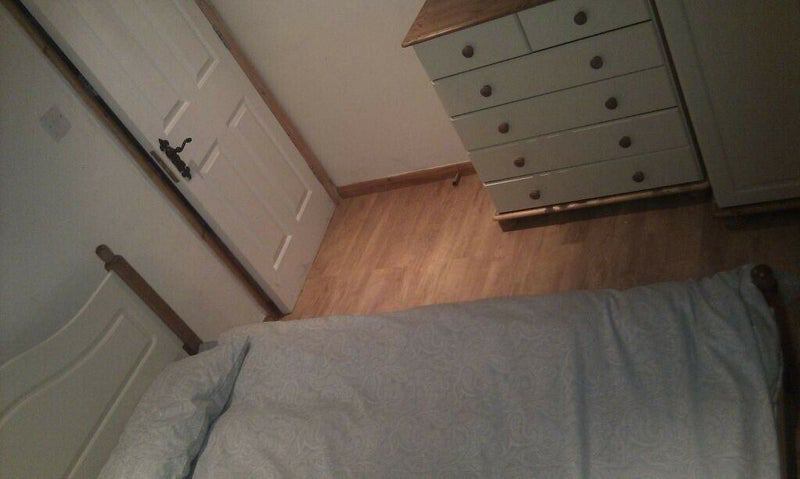 Room Firtree Avenue in Greater London