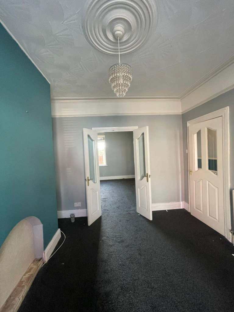 Flat Lauriston Road in Liverpool