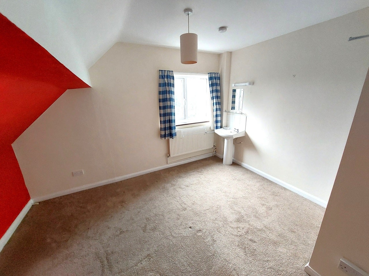 Room St Nicolas Gardens in Birmingham