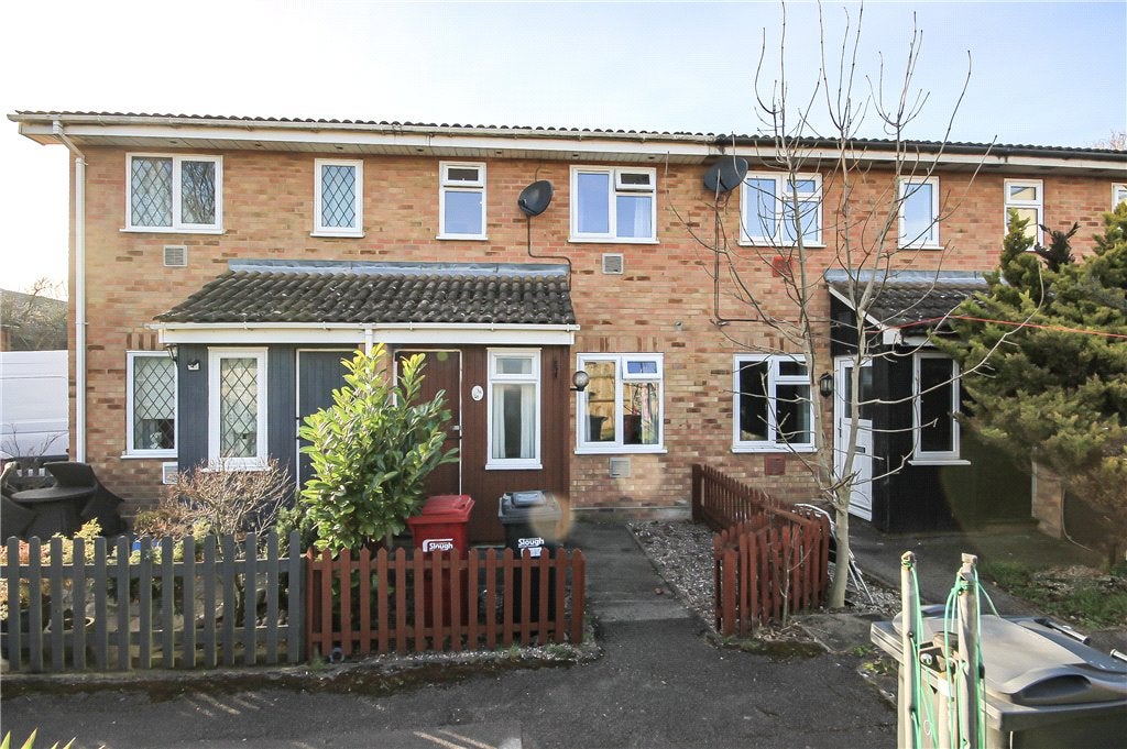 House Meadowbrook Close in Slough