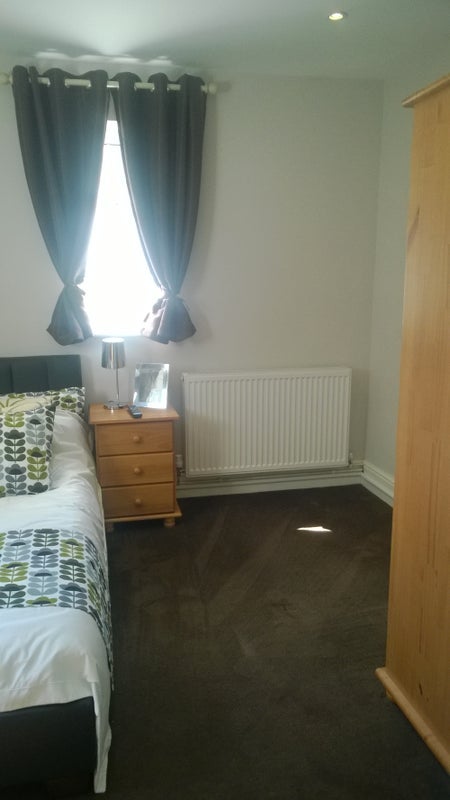 Room Canada Road in Greater London