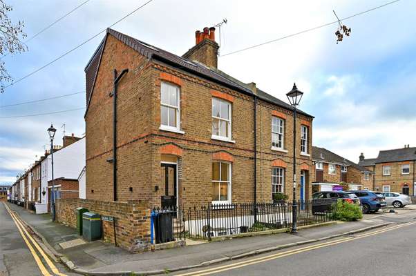 House Dagmar Road in Windsor