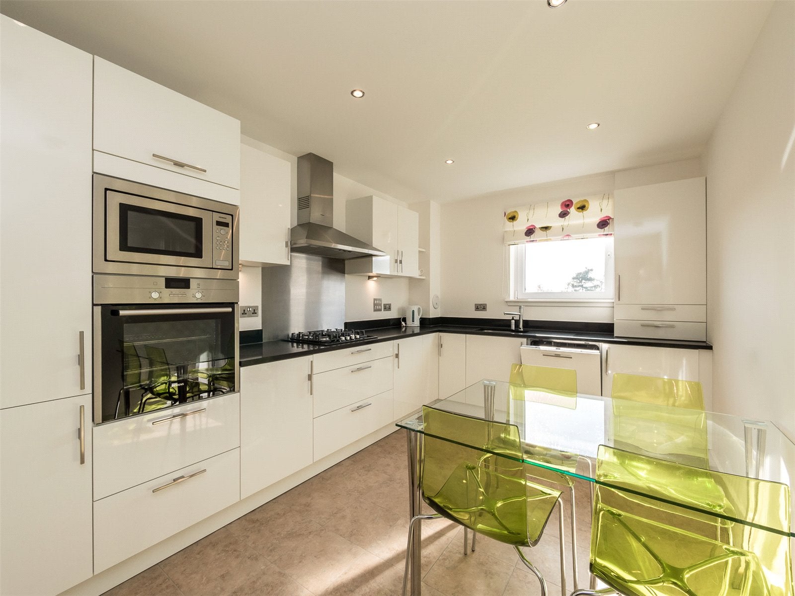 Flat Burnbrae Park in City of Edinburgh