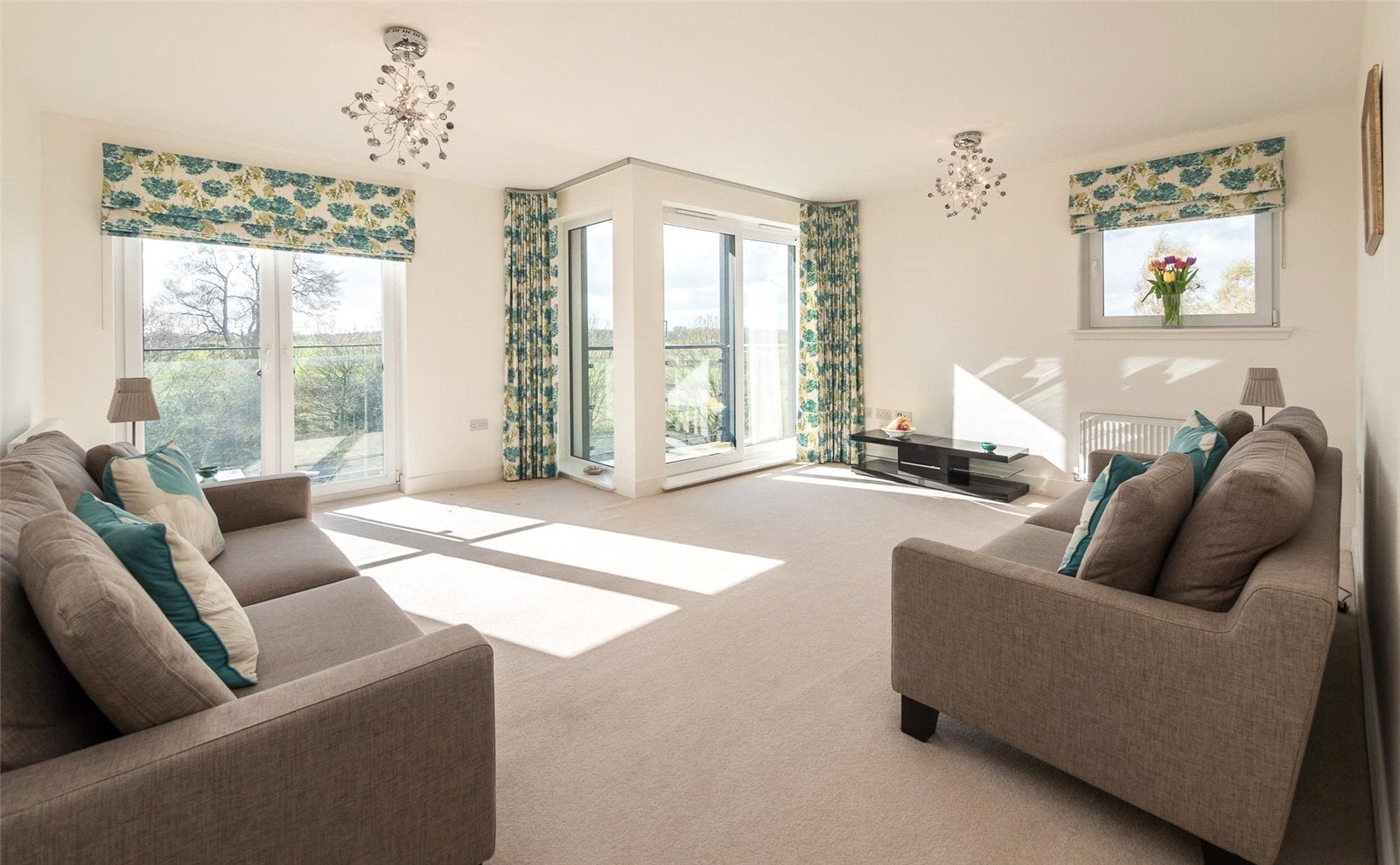 Flat Burnbrae Park in City of Edinburgh