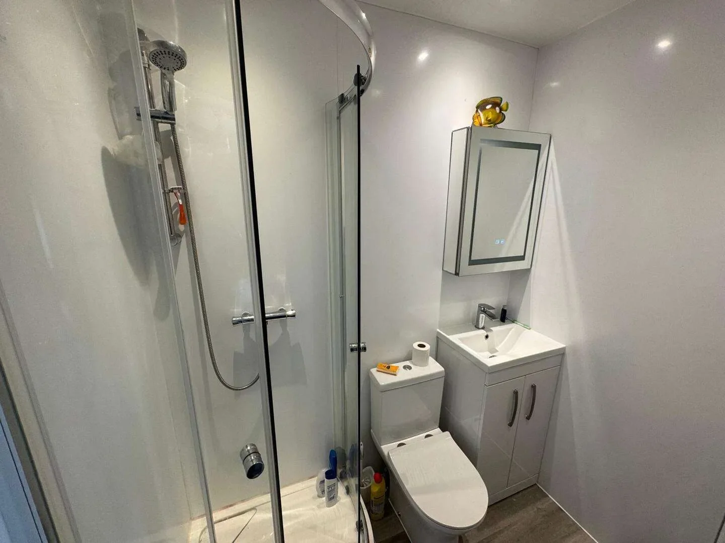 Room Ridge Way in Greater London