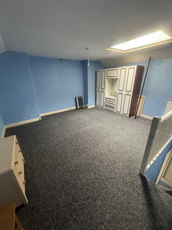 Flat Oakworth Road in Bradford