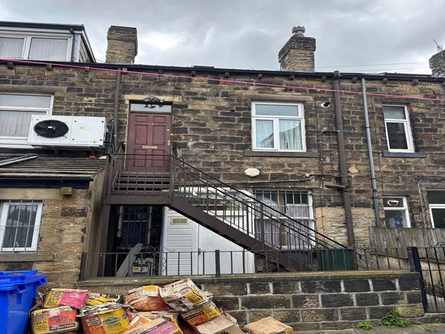 Flat Oakworth Road in Bradford