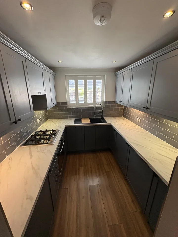 Room Brook Street in Greater London
