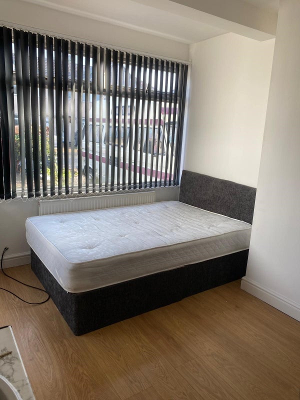 Room Aldborough Spur in Slough