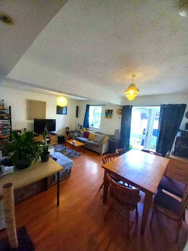 Room Brook Road in Bristol