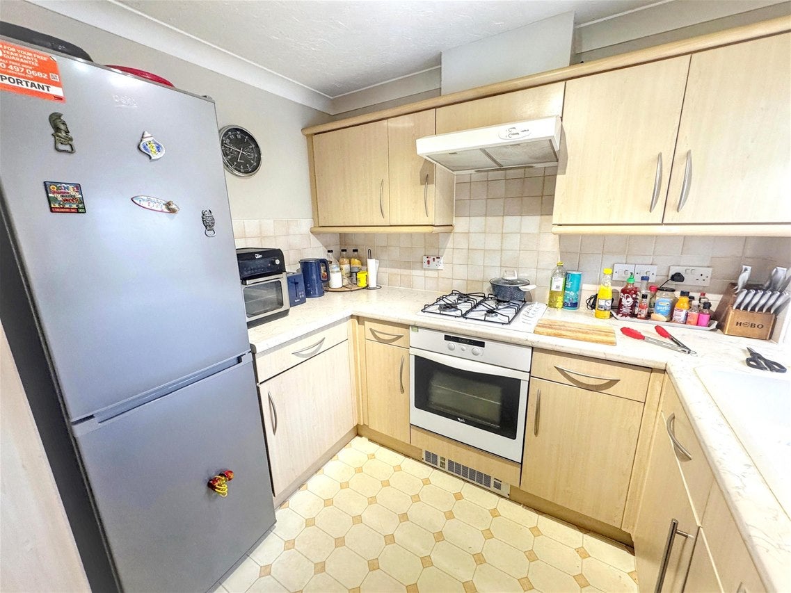 House Henry Addlington Close in Greater London