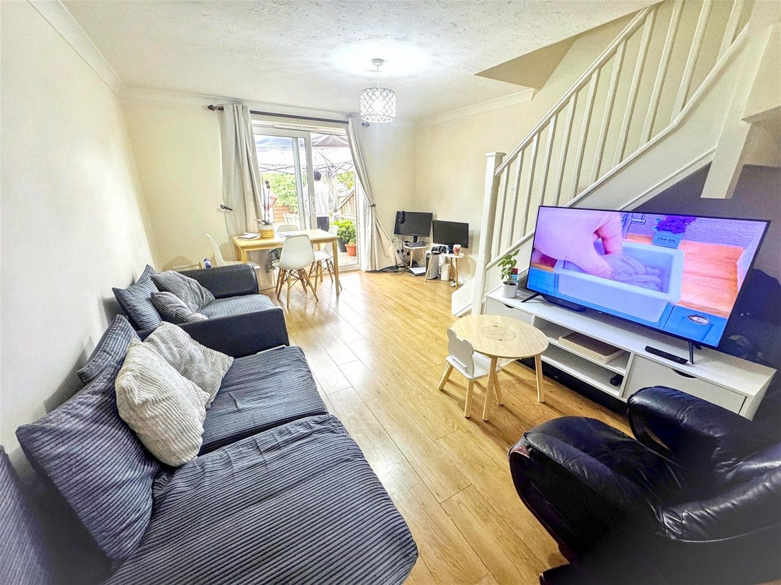 House Henry Addlington Close in Greater London