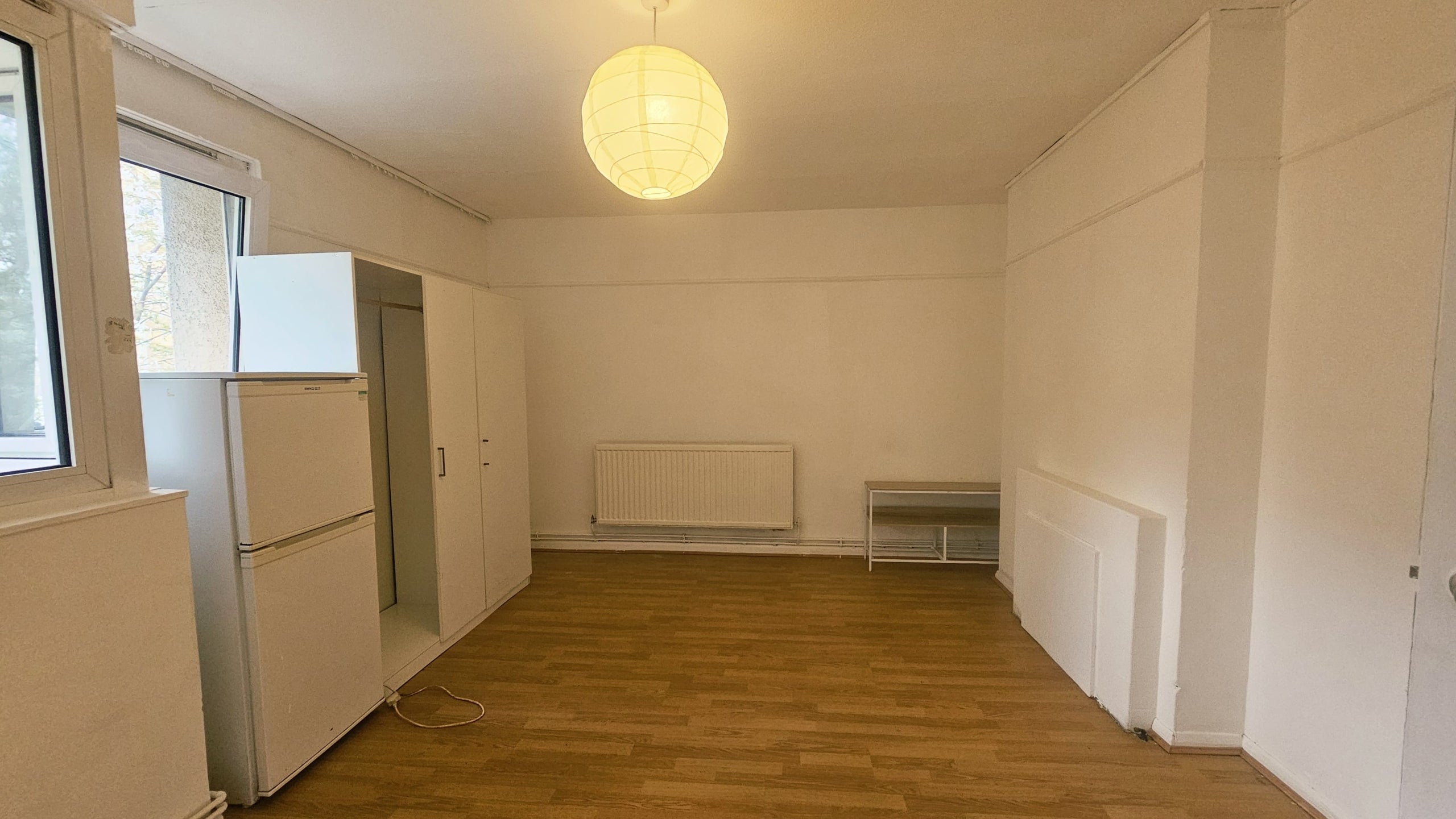 Flat Woodseer Street in Greater London