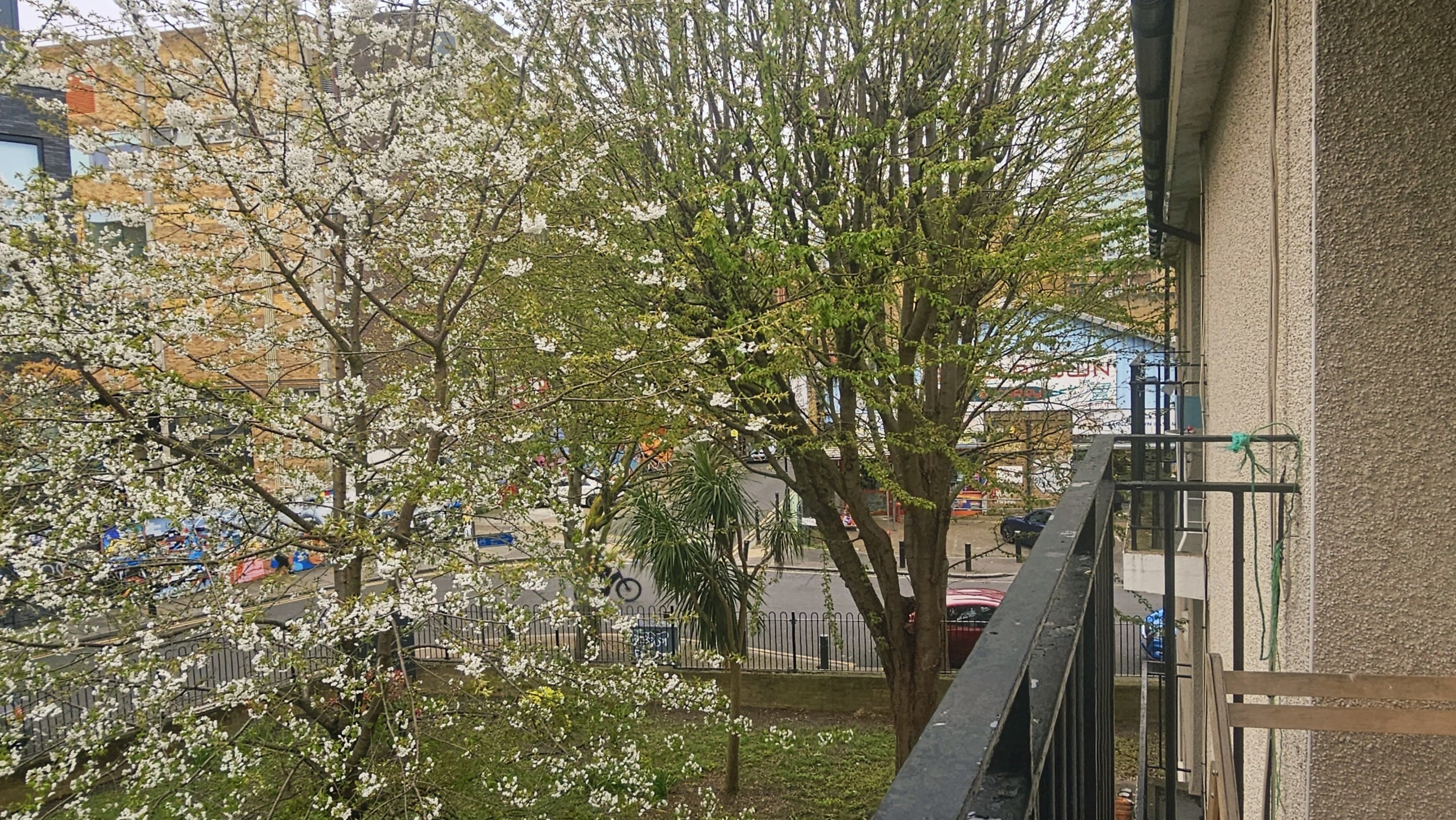 Flat Woodseer Street in Greater London