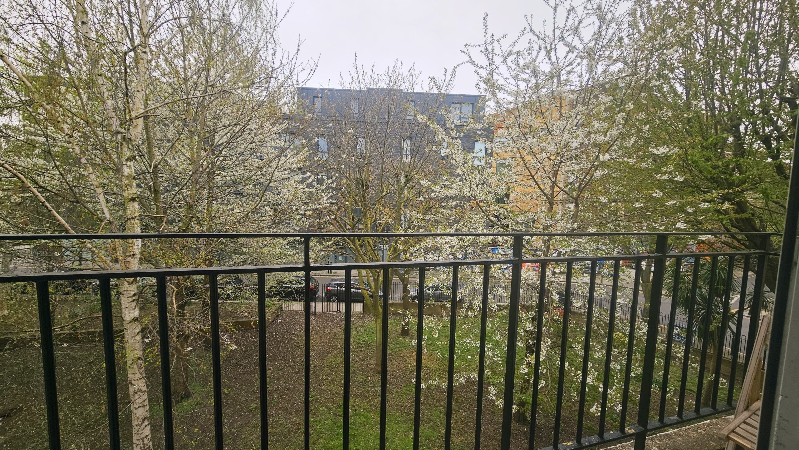 Flat Woodseer Street in Greater London