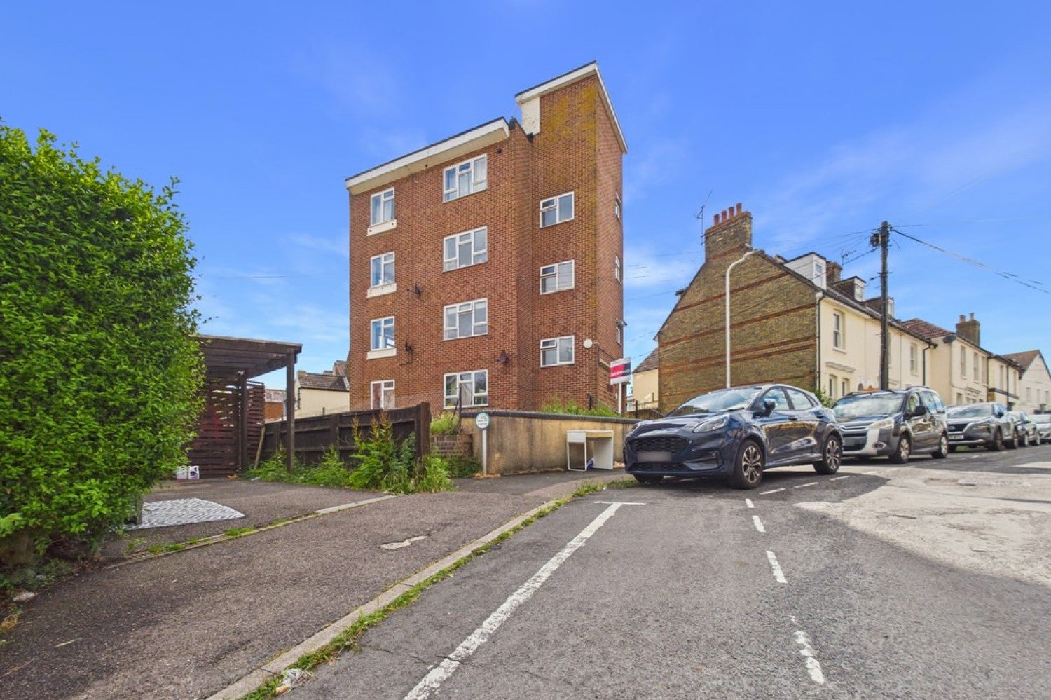 Flat Harvey Street in Folkestone and Hythe District