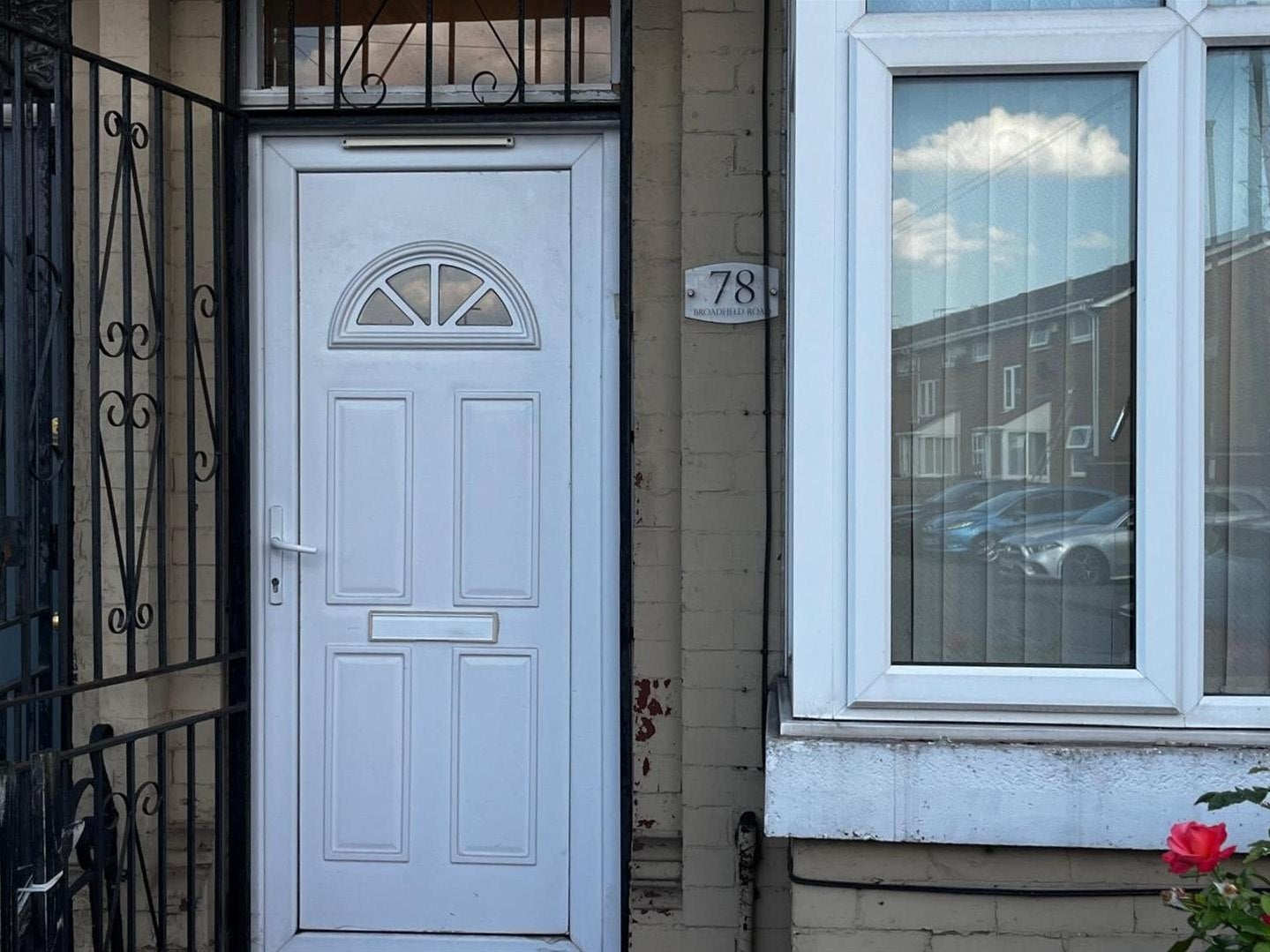 Flat Broadfield Road in Manchester